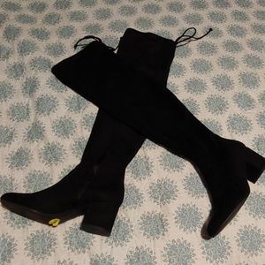 Over the knee Unisa boots. Black Suede.